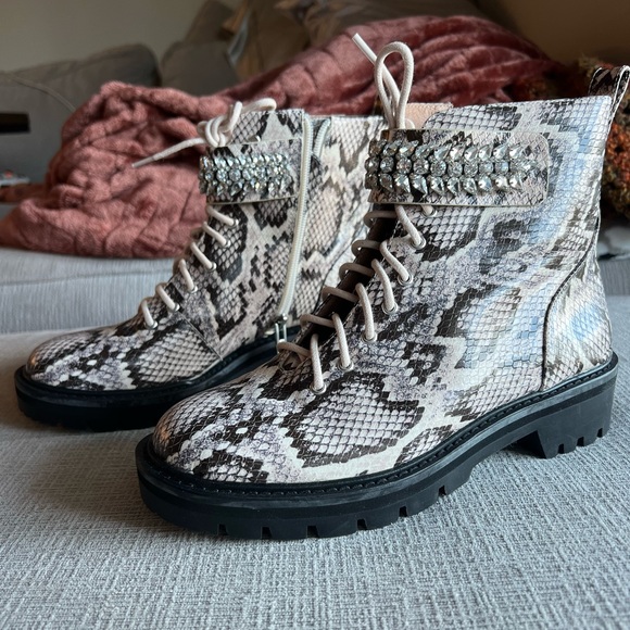 NWOT Antonio Melani Snake Print Combat Boot Sz 8 - Picture 2 of 5